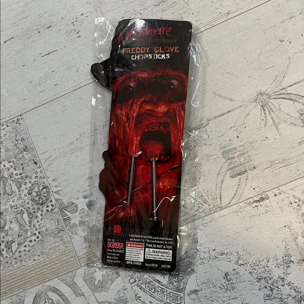 Loot Crate A Nightmare On Elm Street Freddy Glove Chopsticks